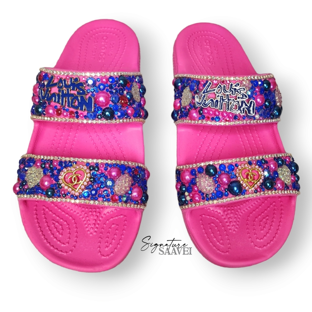 BRAND NEW Signature 'Raspberri' Croc Sandals (Women's Size 9)